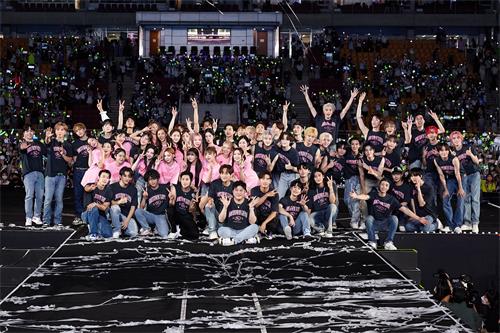 SMTOWN LIVE 2022 团体照.jpg